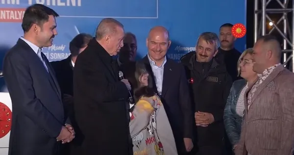 yangin-magduru-cetin-ailesine-yeni-evlerinin-anahtarini-baskan-erdogan-verdi-huseyin-cetin-yapilabilecegini-du-1673187382469.jpg Yangın mağduru Çetin ailesine yeni evlerinin anahtarını Başkan Erdoğan verdi! Hüseyin Çetin "yapılabileceğini düşünmemiştim" demişti - 2