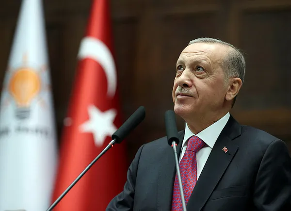 financial-times-gazetesi-cumhuriyet-tarihinin-en-buyuk-sosyal-konut-projesini-mansete-tasidi-erdoganin-comertl-1666177398112.jpg Financial Times gazetesi Cumhuriyet tarihinin en büyük sosyal konut projesini manşete taşıdı! Erdoğan'ın cömertliği muhalefeti zorluyor - 6
