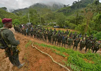 FARC militanlarına banka kartı veriliyor