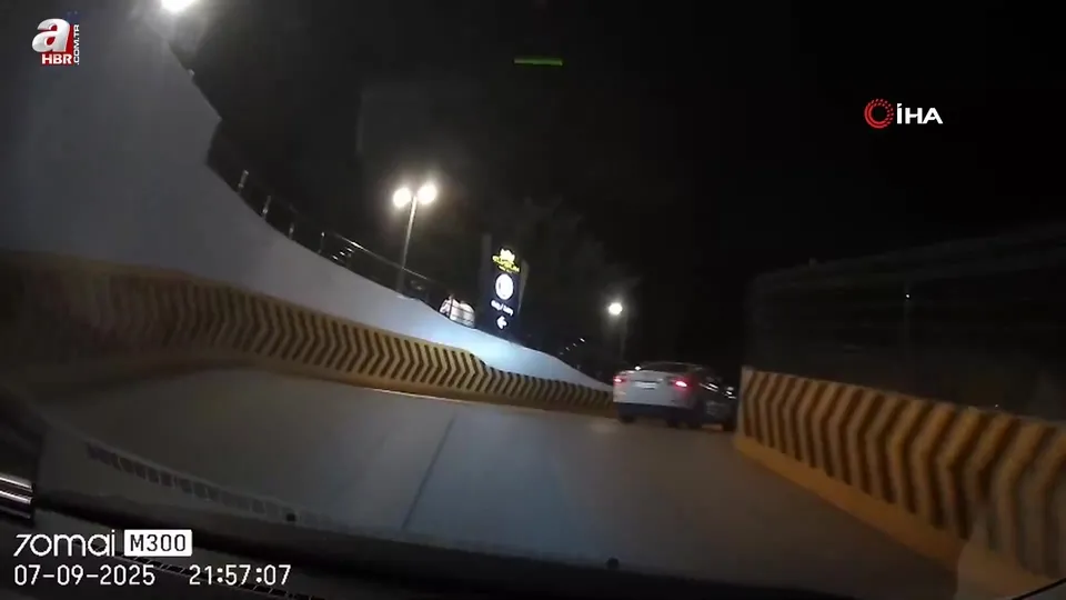 Elazığ’da drift atan araç kamerada