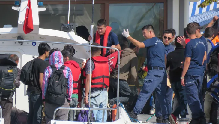 Yunanistan'a kaçmak isteyen 92 göçmen Çanakkale'de yakalandı - 2