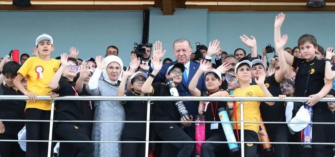 Emine Erdoğan’dan karne paylaşımı