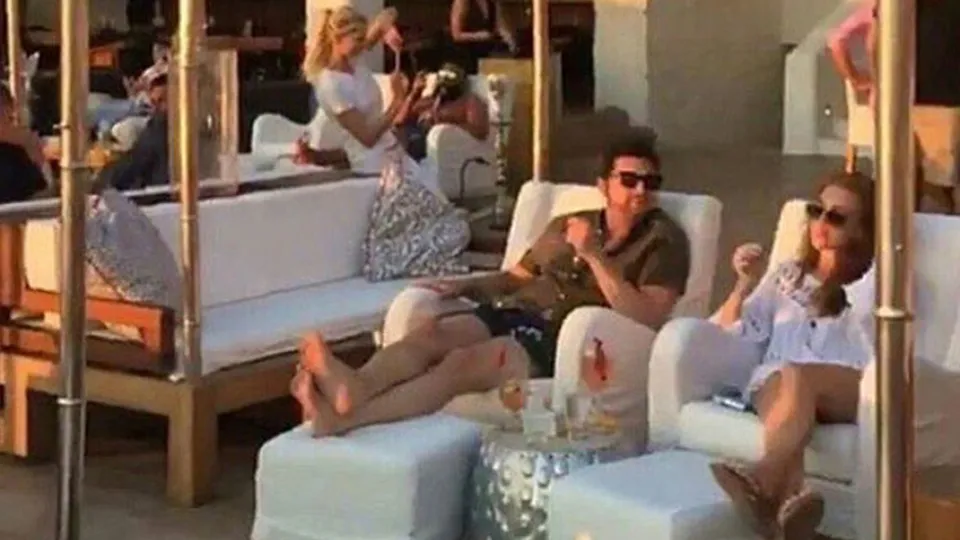 Elçin Sangu sevgilisiyle Mikonos’ta