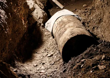 Almanya'da 54 bin kişiyi tahliye ettiren bomba