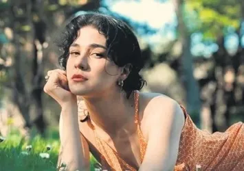 Ünlü oyuncudan 4 şarkılık müzik projesi