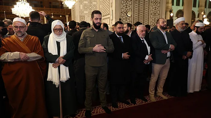 suriyede-esad-sonrasi-1-yil-saradan-aciklama-turkiyeden-destek-mesaji-1765176768274.jpg Suriye Devlet Başkanı Ahmed el-Şara (AA)