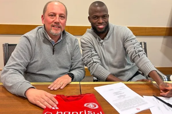 enner-valencianin-yeni-takimi-belli-oldu-21-yillik-sozlesmeye-imza-atti-1686608320101.jpg Enner Valencia'nın yeni takımı belli oldu! 2+1 yıllık sözleşmeye imza attı - 1