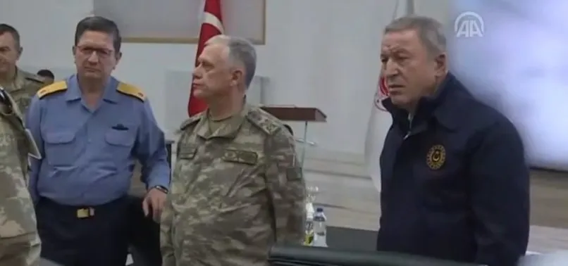 Hulusi Akar Barış Pınarı Harekatı'nda son durumu sahada inceledi