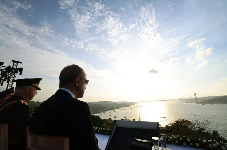 100. yılda 100 gemi! İstanbul Boğazı’nda görkemli tören | Başkan Erdoğan çimariva selamı |İşte ekrana yansımayanlar