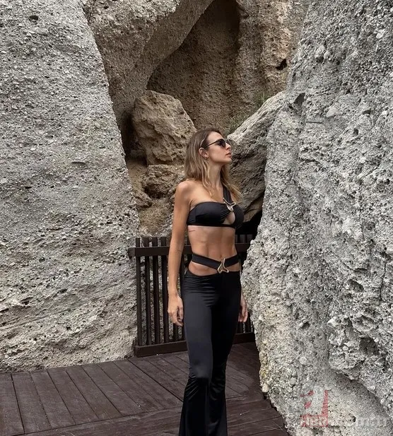 Hülya Koçyiğit'in torunu Aslışah Alkoçlar güzelliğiyle mest etti! Küçük torunu anneannesinin 30 yıl önceki hali... 4