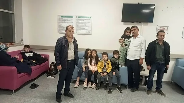 kastamonuda-dugun-yemeginden-31-kisi-zehirlendi-damadin-durumu-agir-1665091599178.jpg Kastamonu'da düğün yemeğinden 31 kişi zehirlendi - 1