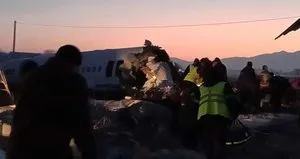 Kazakistan’da yolcu uçağı düştü!