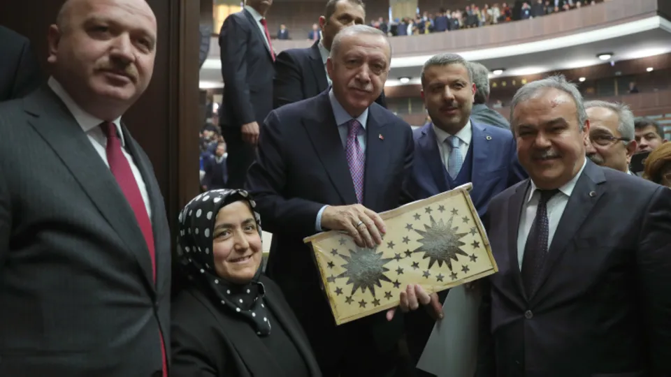 Başkan Erdoğan'a AK Partililerden doğum günü hediyesi