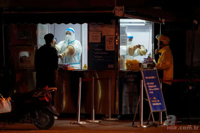 Çin'de koronavirüs huzursuzluğu büyüyor! Vakalar neden artıyor? Evler çelik telle mühürleniyor 16