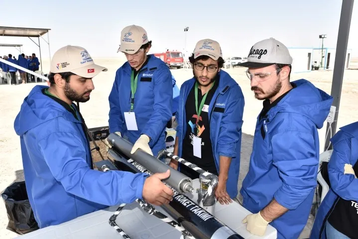 Tuz Gölüânde roket yarıÅları nefes kesti ile ilgili görsel sonucu