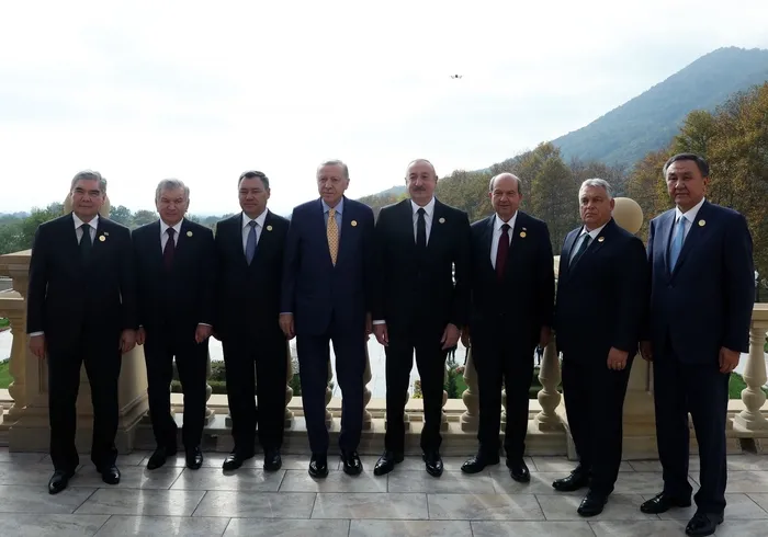 baskan-erdogan-azerbaycandaki-turk-devletleri-teskilati-12-zirvesinde-imzalar-atildi-1759842063481.jpg (Foto: AA)