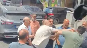 Trafikte dehşet dolu anlar! Tekme ve yumruklar havada uçuştu