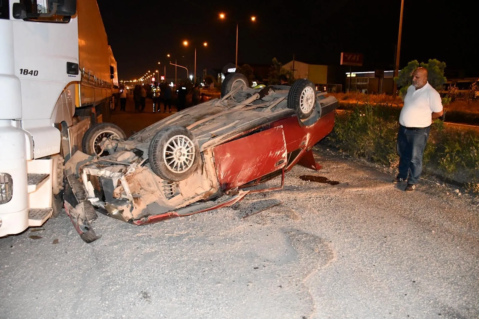 E5’te korkunç kaza! Lastiği patlayan otomobil takla attı: 1’i ağır 3 kişi yaralandı
