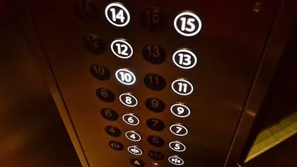Bu asansöre asla binmeyin! Kırmızı Sarı, Mavi Yeşil renk meğer...
