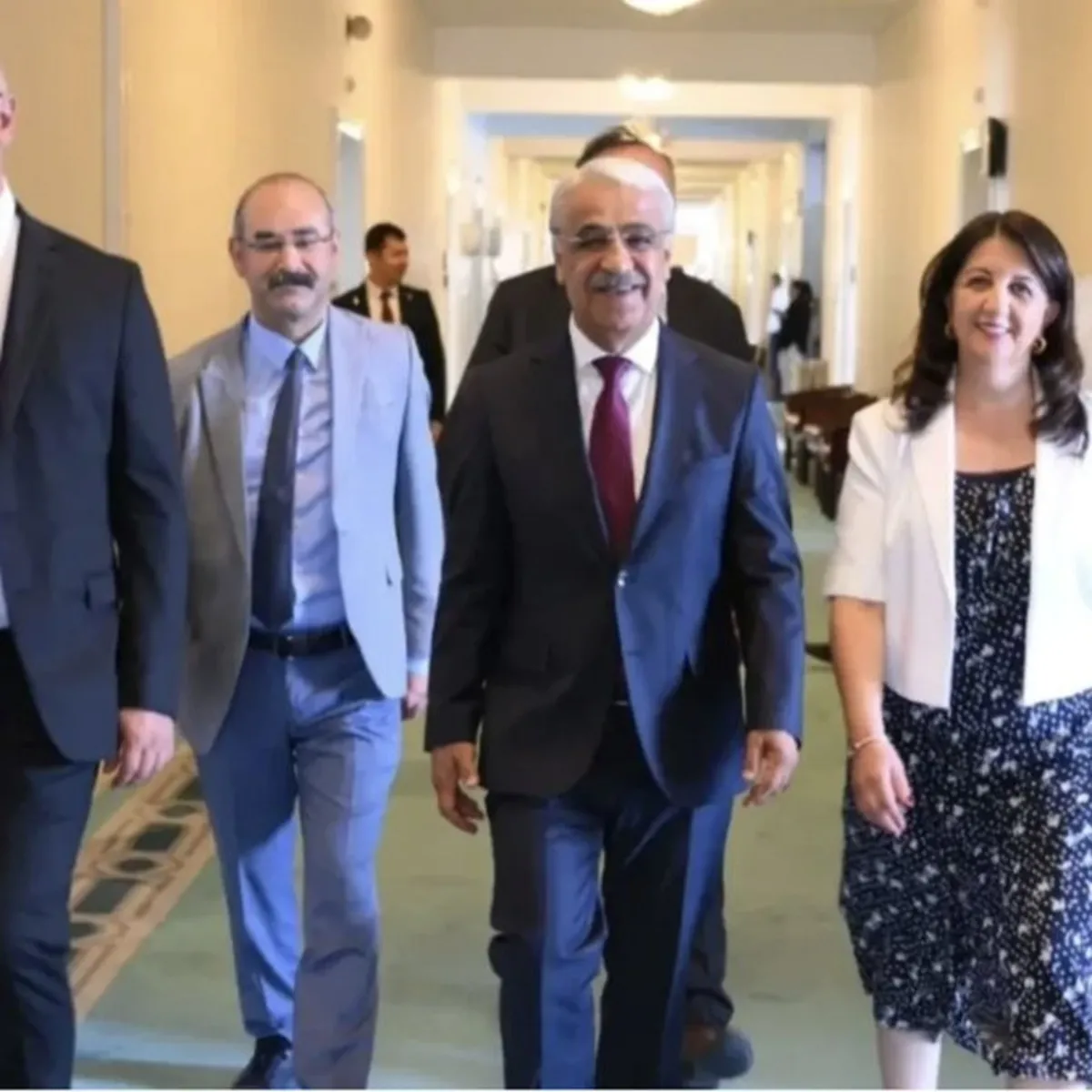 İmralı'da 5 saatlik görüşme: DEM Parti heyeti adadan döndü