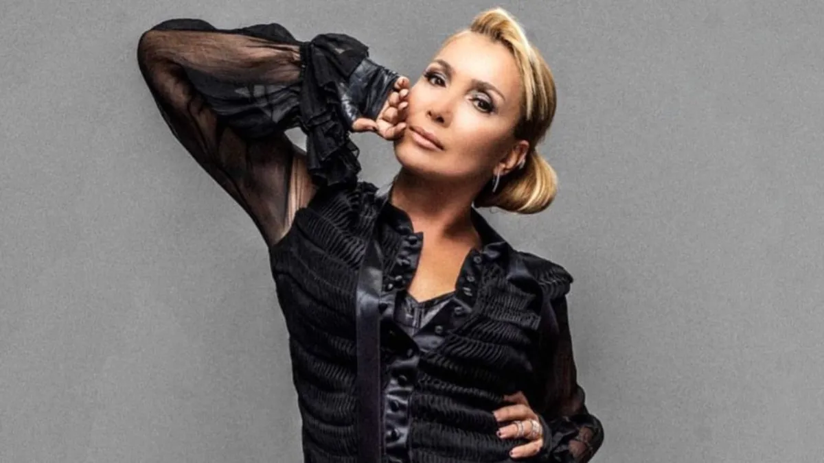 Yonca Evcimik’ten yeni nesil şarkıcılara olay gönderme