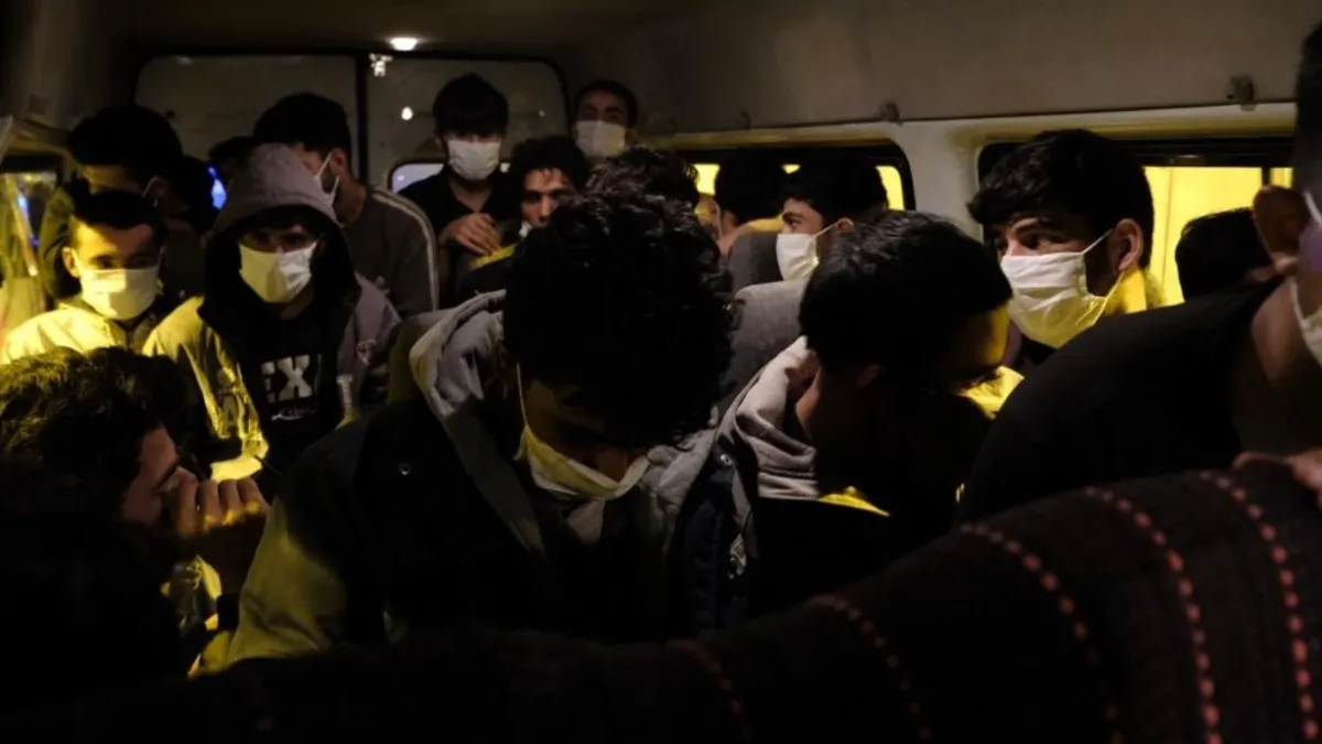 24 kaçak göçmen 2 organizatör yakalandı