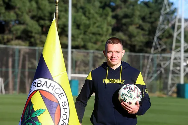 fenerbahceli-yildiz-szalaiden-galatasaray-derbisi-yorumu-sabirsizlikla-bekliyoruz-1637333884601.jpg Fenerbahçeli yıldız Szalai'den Galatasaray derbisi yorumu: Sabırsızlıkla bekliyoruz - 3