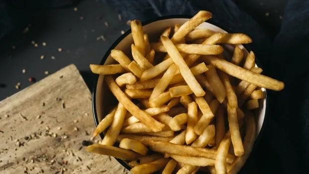 her-defasinda-ayni-hatalar-yapiliyor-once-soguk-suya-batirin-iste-citir-citir-patates-kizartmanin-puf-noktalar-1695291613769.jpg Her defasında aynı hatalar yapılıyor! Önce soğuk suya batırın! İşte çıtır çıtır patates kızartmanın püf noktaları… - 3