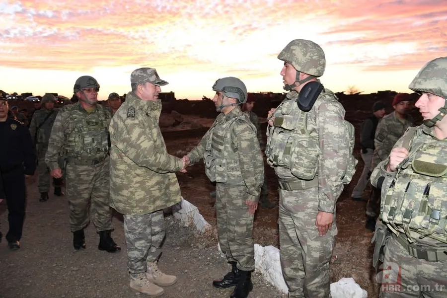 Genelkurmay Başkanı Orgeneral Akar sınır birliklerini denetledi 4