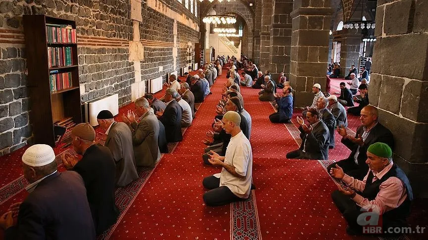 Diyanet: Tesbih namazı nasıl kılınır, kaç rekat? Tesbih namazında ne okunur? İşte tesbih namazı kılınışı 7