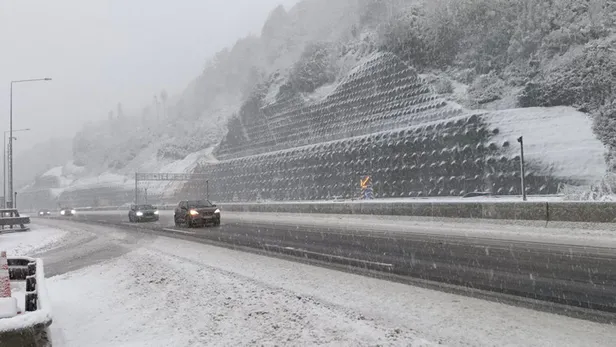 bolu-tuneli-yol-son-durum-19-kasim-pazar-bolu-tuneli-acik-mi-kapali-mi-kgm-trafige-acik-ve-kapali-yollar-liste-1700407861622.jpg Bolu Tüneli yol son durum 19 Kasım Pazar | Bolu Tüneli açık mı, kapalı mı? KGM Trafiğe açık ve kapalı yollar listesi... - 3