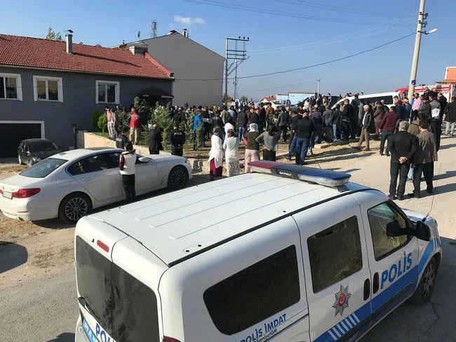 Uşak'ta yangın: 3'ü çocuk 4 kişi hayatını kaybetti - 3