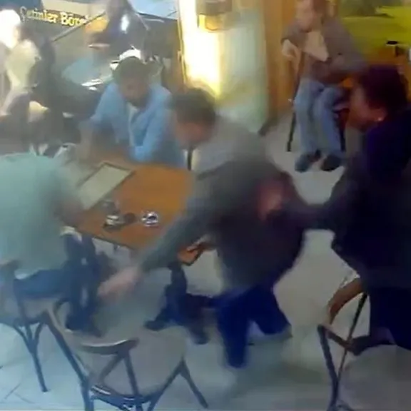 Sokaktan geçti! Vatandaşlar korkuyla sokağa döküldü