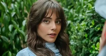 Sıla Türkoğlu tatil pozlarıyla sosyal medyayı salladı!