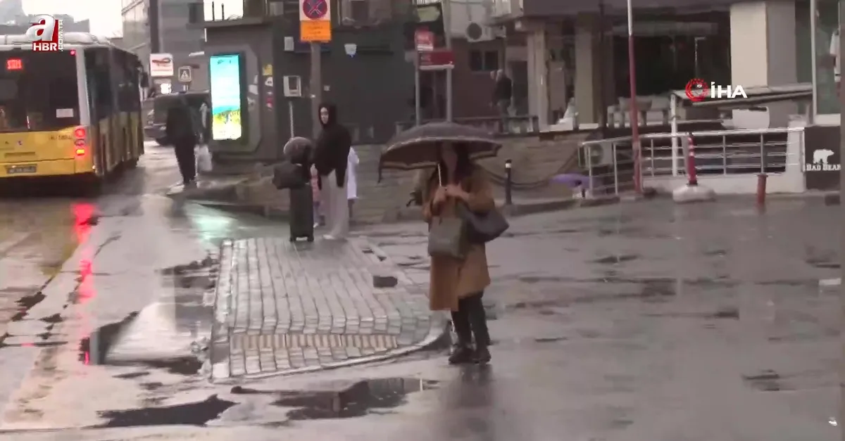 İstanbul güne yağmurla başladı