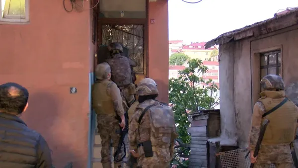 İstanbul'da uyuşturucu tacirlerine şafak operasyonu - 1