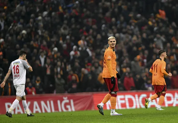 1675535097600.jpg Icardi'den Galatasaray yönetimine transfer talebi! Flaş iddiayı Erman Toroğlu duyurdu - 1