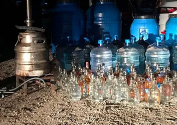 Yılbaşı öncesi Diyarbakır'da 500 bin TL değerinde kaçak içki ele geçirildi