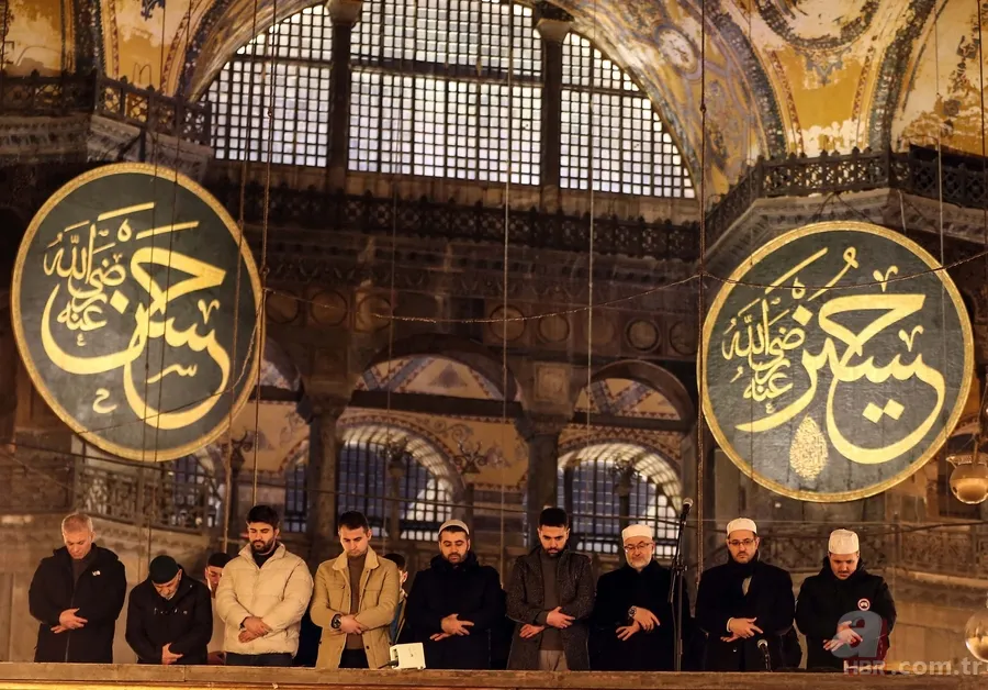 Tüm Türkiye depremde vefat edenler için ellerini semaya kaldırdı 6