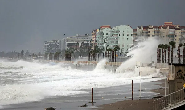 Meteoroloji’den İstanbul için sağanak uyarısı! Marmara’yı fırtına vuracak! İşte 5 günlük hava durumu