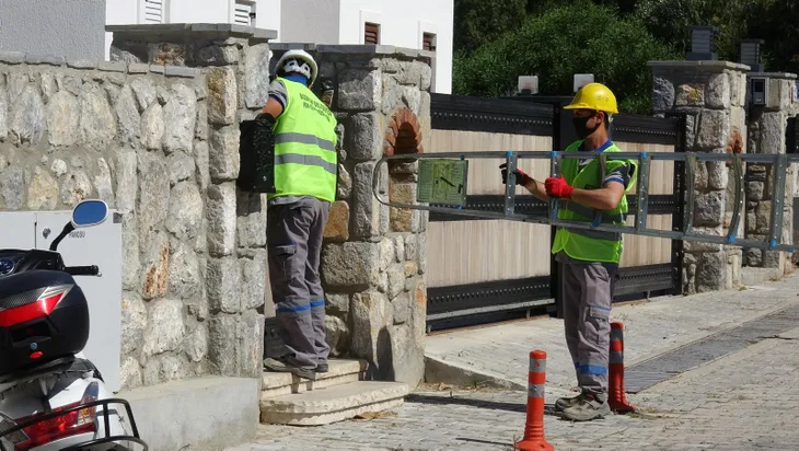 Yılmaz Özdil’in kaçak villasında yıkım başladı! İşte ilk kareler...