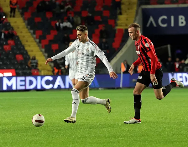 canli-gaziantep-fk-besiktas-canli-anlatim-gaziantep-fk-besiktas-macinda-ilk-duduk-sesi-1710183457106.jpg Beşiktaş'a Gaziantep'te soğuk duş! Kara Kartal mağlup oldu... - 3