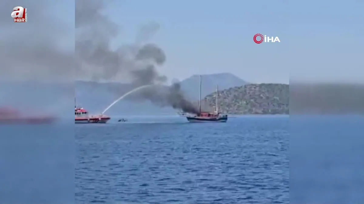 Marmaris’te tekne yangını kamerada