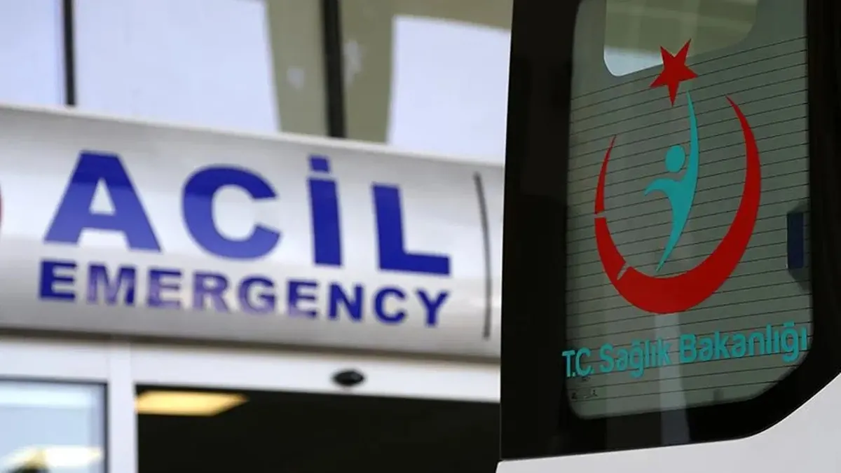 Aydın'da ters yönde ilerleyen otomobil 2 araca çarptı, 2 kişi yaralandı