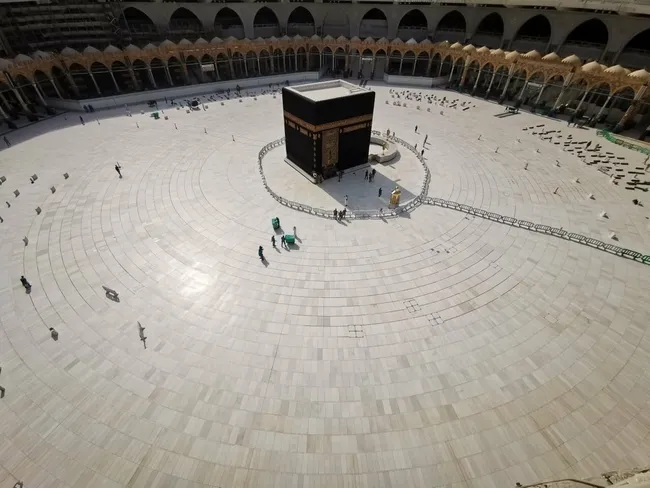 Suudi Arabistan’dan Kabe açıklaması: Ziyaretler 4 Ekim’de yeniden başlayacak