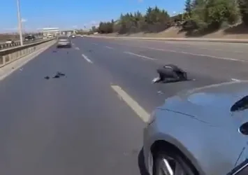 Arnavutköy’de korku dolu kaza! Motosiklet sürücüsü son anda canını kurtardı