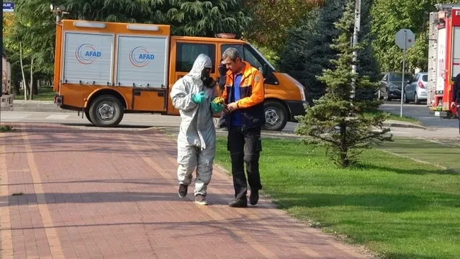 Kablo tamiri için yapılan kazıda, metan gazı açığa çıktı - 1
