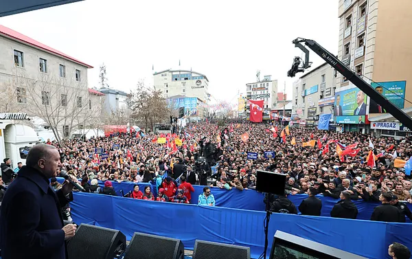 baskan-recep-tayyip-erdogan-agrida-gizli-sakli-ittifaklarla-millet-iradesine-ipotek-koymak-istediler-1710422554901.jpg Başkan Recep Tayyip Erdoğan Ağrı'da: Gizli saklı ittifaklarla millet iradesine ipotek koymak istediler - 4