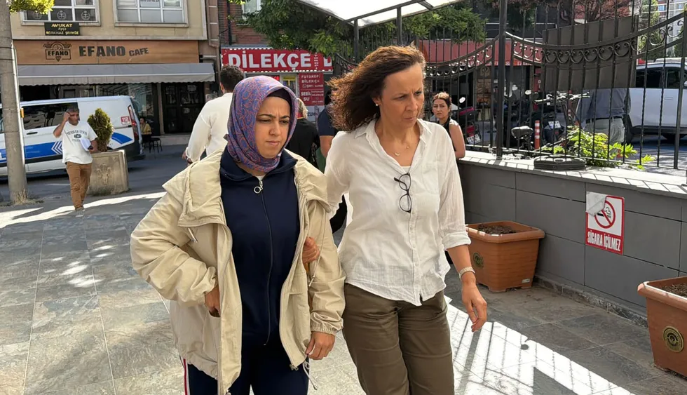 eskisehirde-3-yasindaki-elif-mavinin-olumunde-yeni-gelisme-ev-hapsi-verilen-surucu-tutuklandi-1788862275866.jpg Eskişehir'de 3 yaşındaki Elif Mavi'nin ölümünde yeni gelişme! Ev hapsi verilen sürücü tutuklandı - 1