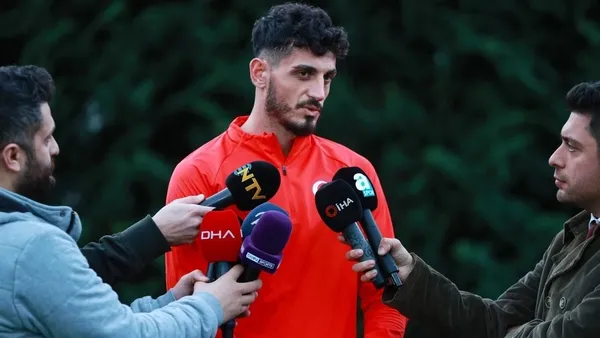 son-dakika-fenerbahce-ilk-transferini-kapa-bildirdi-samet-akaydin-resmen-kanarya-1673369878720.jpg Beşiktaş Fenerbahçe ve Galatasaray'dan peş peşe transfer hamleleri! Gözler ara transfer döneminde - 7